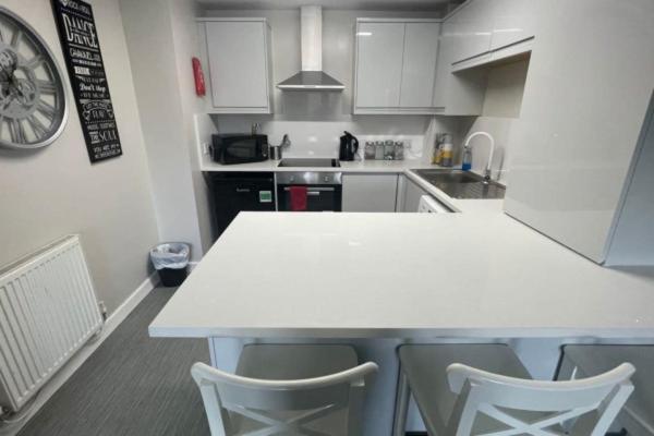 Ryan I Air I Bnb - 102 Mill Street - Free Parking Liverpool Quarto foto
